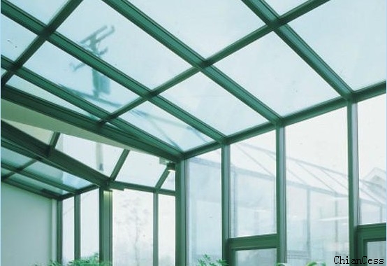 家庭室內(nèi)的陽光板采光頂?shù)墓こ贪咐故緢D 家庭室內(nèi)的陽光板采光頂?shù)墓こ贪咐故緢D